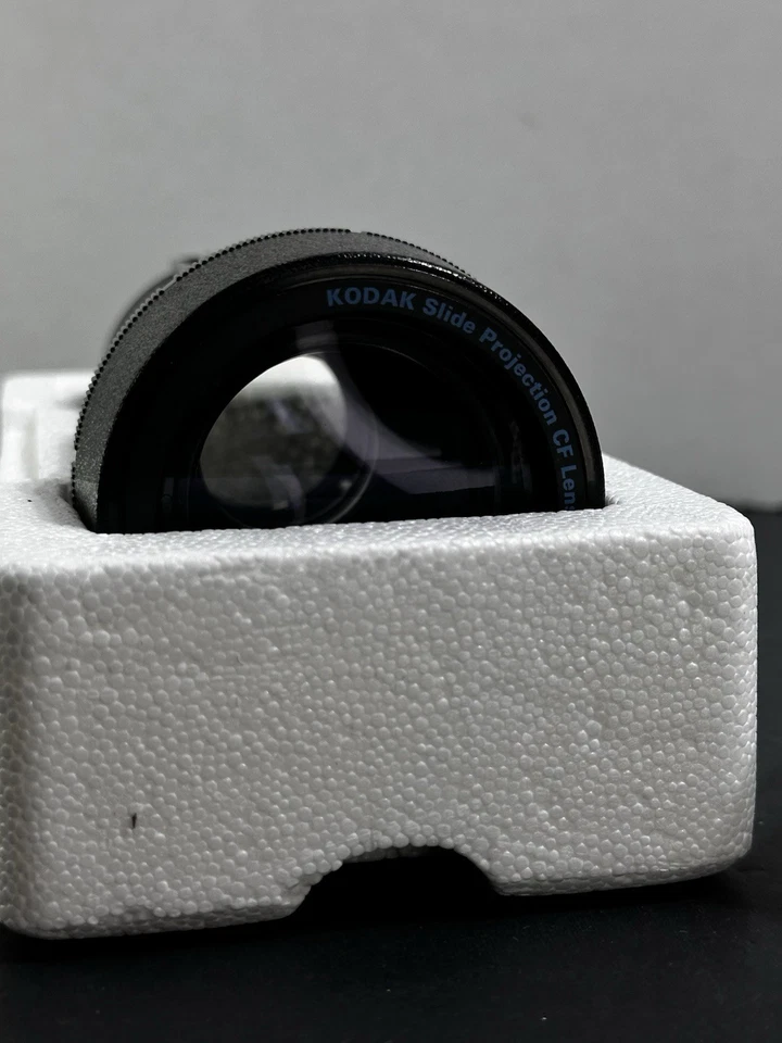 [NEAR MINT] Kodak Zoom Ektanar C 102 to 152 mm f/3.5 projection lens - Image 4 of 4