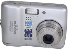 Nikon Coolpix L6 Digital Camera Silver Vintage Boxed