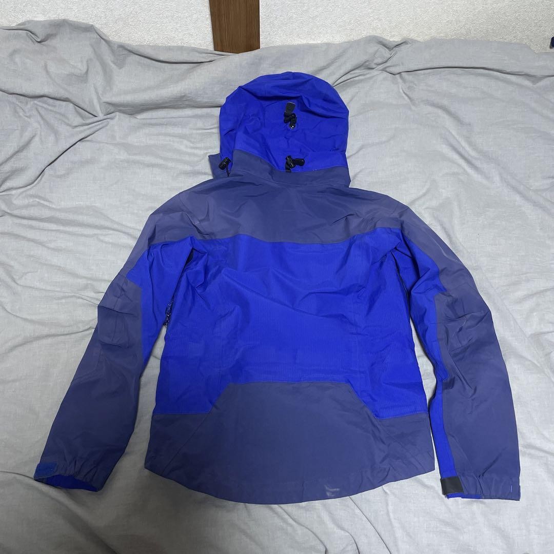 ARC’TERYX THETA AR JACKET ''TOO BLUE'' M ARC'TERYX THETA AR JACKET ''TOO BLUE'' | PLAIRE