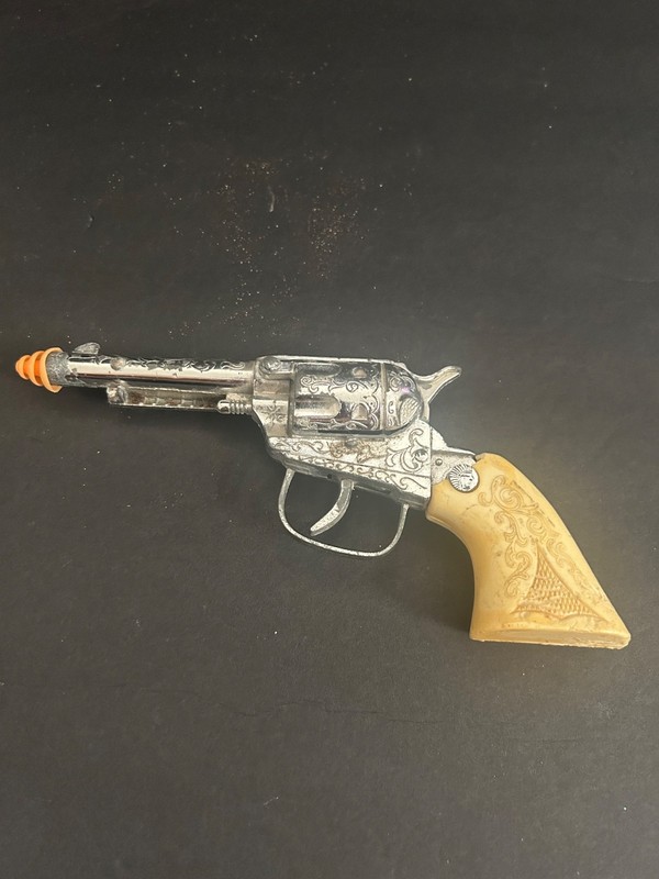 VINTAGE WESTERN COWBOY TOY CAP GUN CAST METAL 7.5" REVOLVER NEEDS TLC