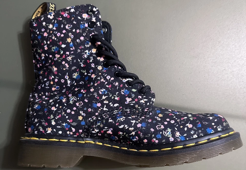 Botas con cordones de tela floral Dr. Marten Page para mujer talla 7 en excelente estado Foto 2 de 4