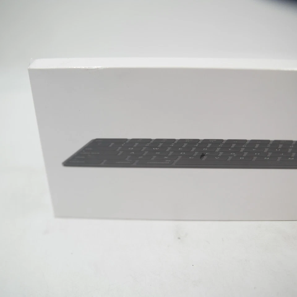 NUEVO Teclado mágico Apple genuino con teclado numérico (gris espacial/negro) A1843 Foto 4 de 4