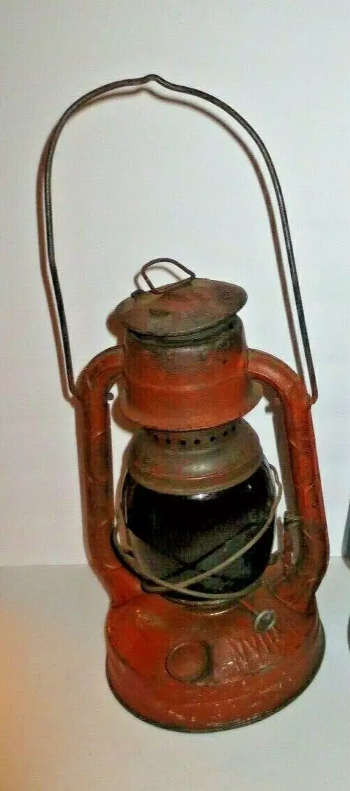 VINTAGE DIETZ LITTLE WIZARD RED LANTERN with RED GLASS MADE N.Y. USA