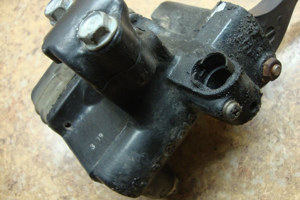 Honda CX500 CX 500 D CX500D 1980 Deluxe palanca de freno derecha cilindro maestro delantero Foto 3 de 3