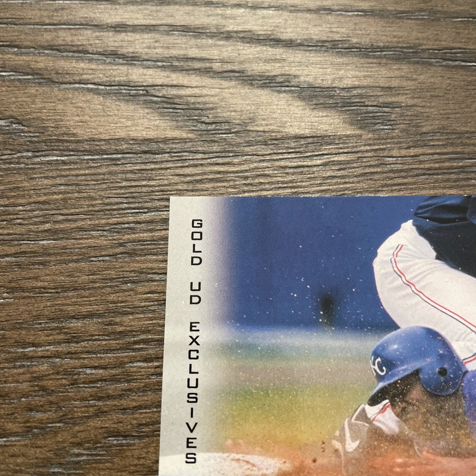 Tinte Jermaine exclusivo dorado de cubierta superior 2000/25 Foto 2 de 4