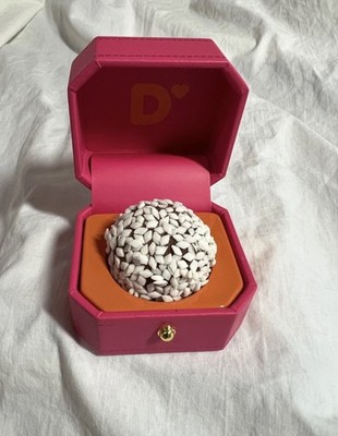 Dunkin Donuts Munchkin I DO ugh Proposal Ring Box Pink Promo Collectible DUNKIN 