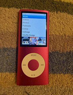 Apple iPod Nano 4th Gen 8GB Red MP3 Player Colour Screen A1285 MB735 USB