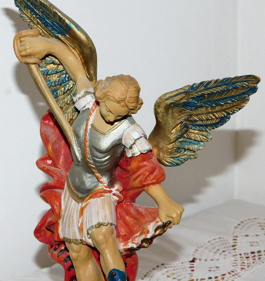 ANCIENNE STATUE STATUETTE SCULPTURE RELIGIEUSE SAINT MICHEL ANGE GARDIEN SIGNÉE - Photo 3/4