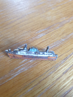 Vintage Old Townsend Thoresen Ferry Ship Boat Enamel PIN Badge By Squire ENGLAND