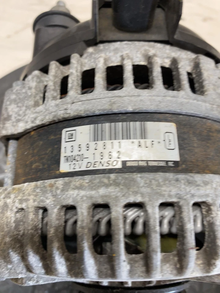 Alternador Chevy Malibu 13-22 2,0 L solo 75941 millas 13520817 Foto 2 de 4