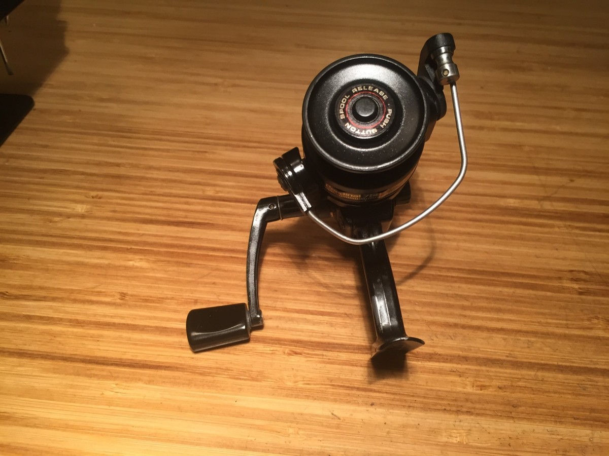 Vintage Abu Garcia Cardinal 752 Spinning Reel – Looks Good–VERY