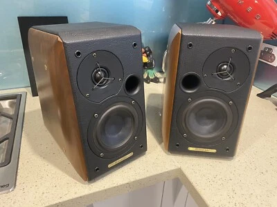 bookshelf speakers gumtree