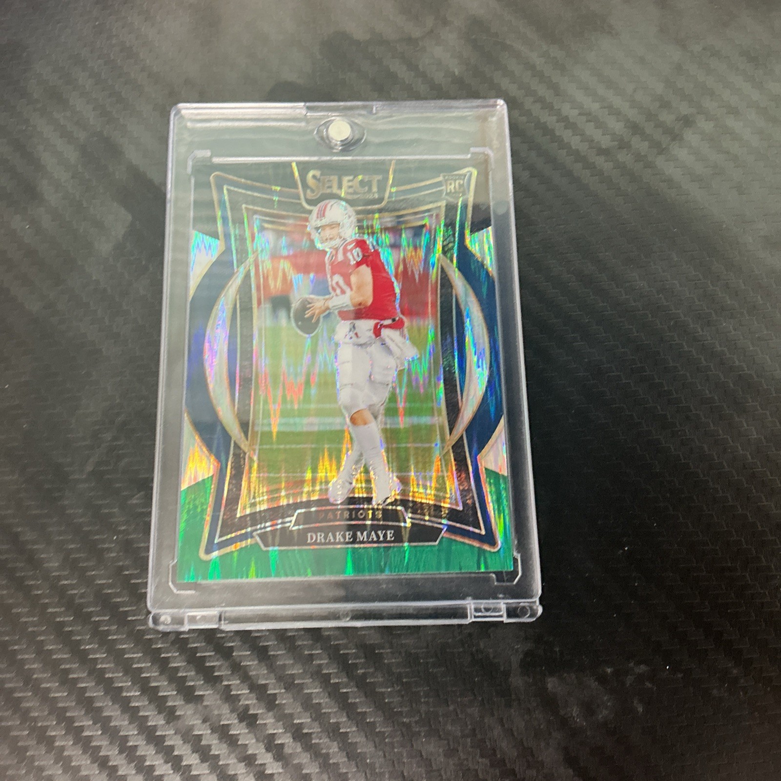 2024 Panini Select - Concourse Drake Maye #27 Black & Green Shock Prizm (RC)