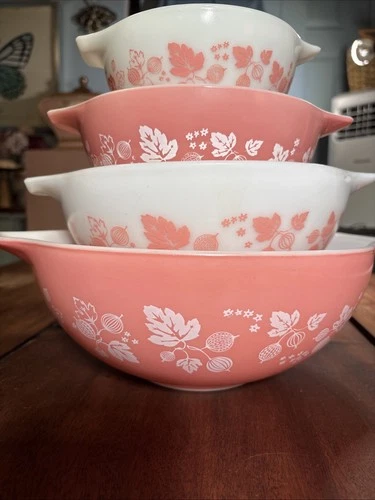 Vintage Pyrex Pink Gooseberry Cinderella Mixing Bowl Set of 4 VERY NICE.