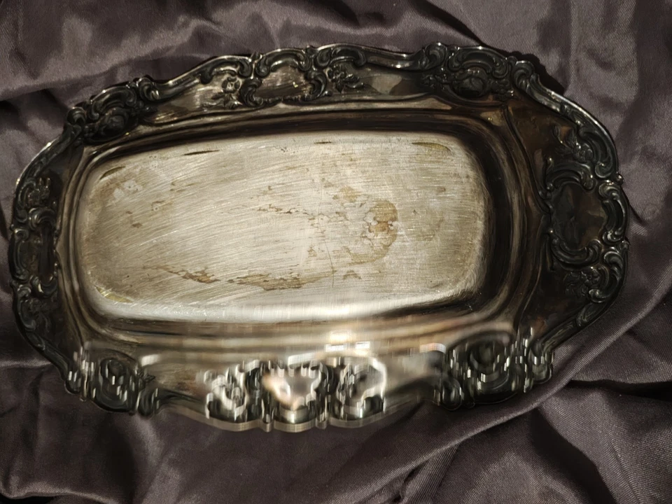 Recipiente de mantequilla vintage plateado cubierto de ley con tapa Foto 4 de 4