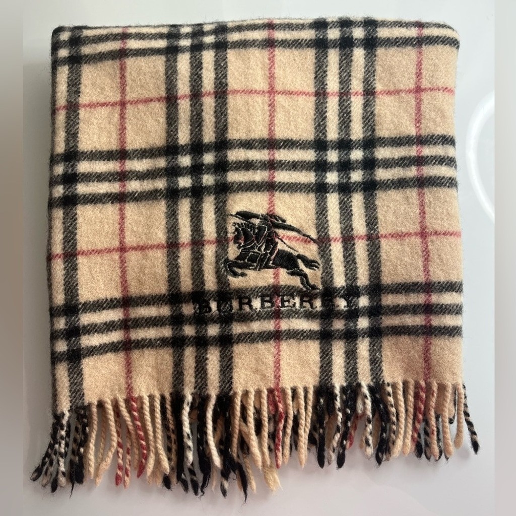 BURBERRY LAP BLANKET - image 1