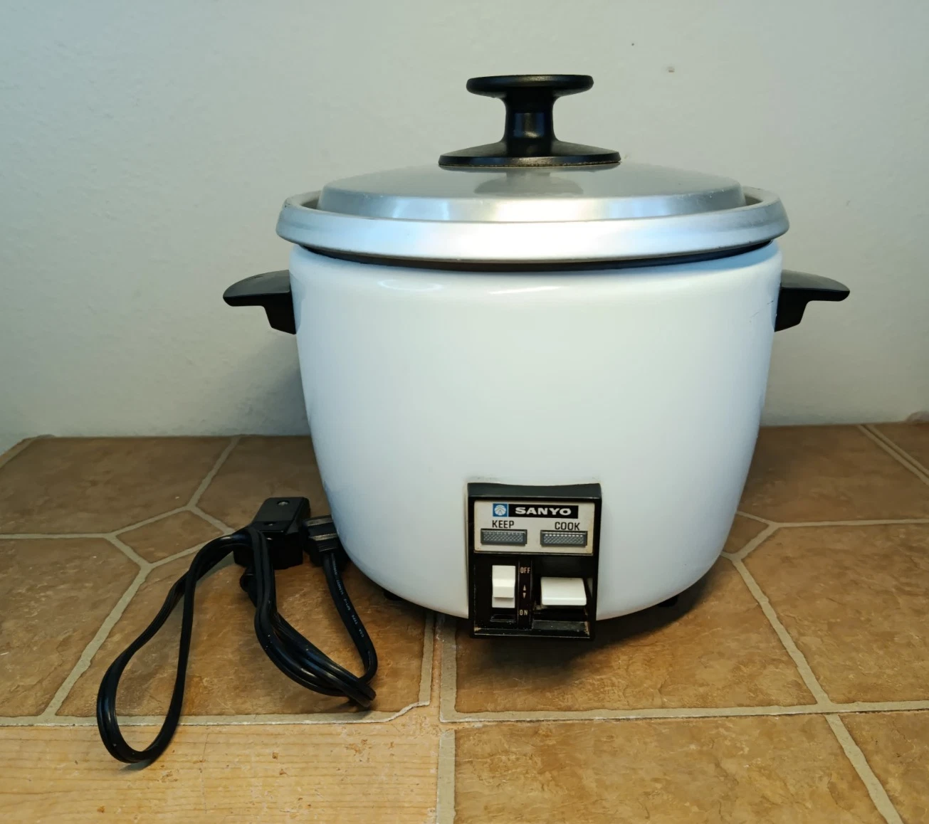 SANYO EC-5 Automatic 5-Cup Rice Cooker & Steamer Tested Works