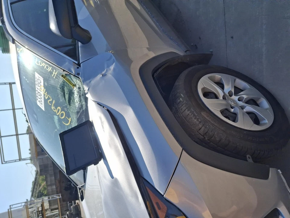 Used ABS Pump and Motor Assembly fits: 2021 Toyota Rav4 actuator and pump assemb - Image 4 of 4