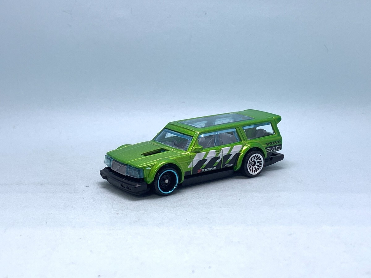 ミニカー Hot Wheels Volvo 240 Drift Wagon Hot Wheels Volvo 240 Drift Wagon/bolide De Drapage Free Boxed