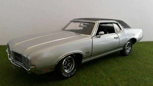 Véhicules miniatures MINICHAMPS 1:18