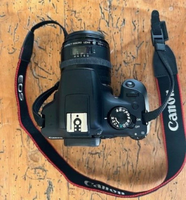 Canon EOS 1300D 18.0MP -Objektiv Canon Compact-Macro Lens EF 50mm 1:2,5