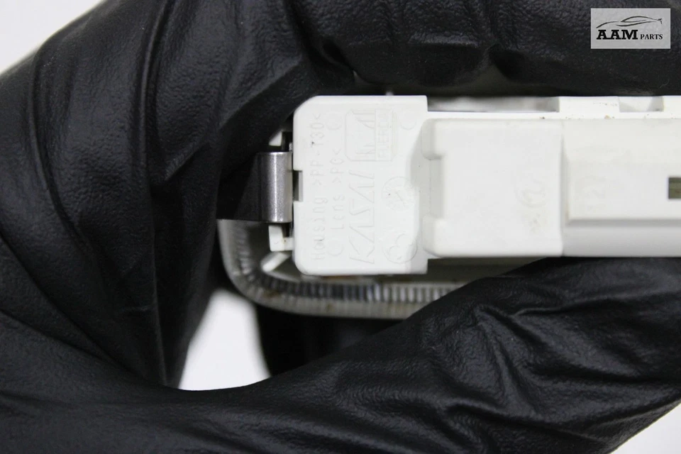 INFINITI QX50 2014-2021 PANEL PUERTA DELANTERA IZQUIERDA CORTESÍA LUZ PASO LÁMPARA OEM Foto 4 de 4