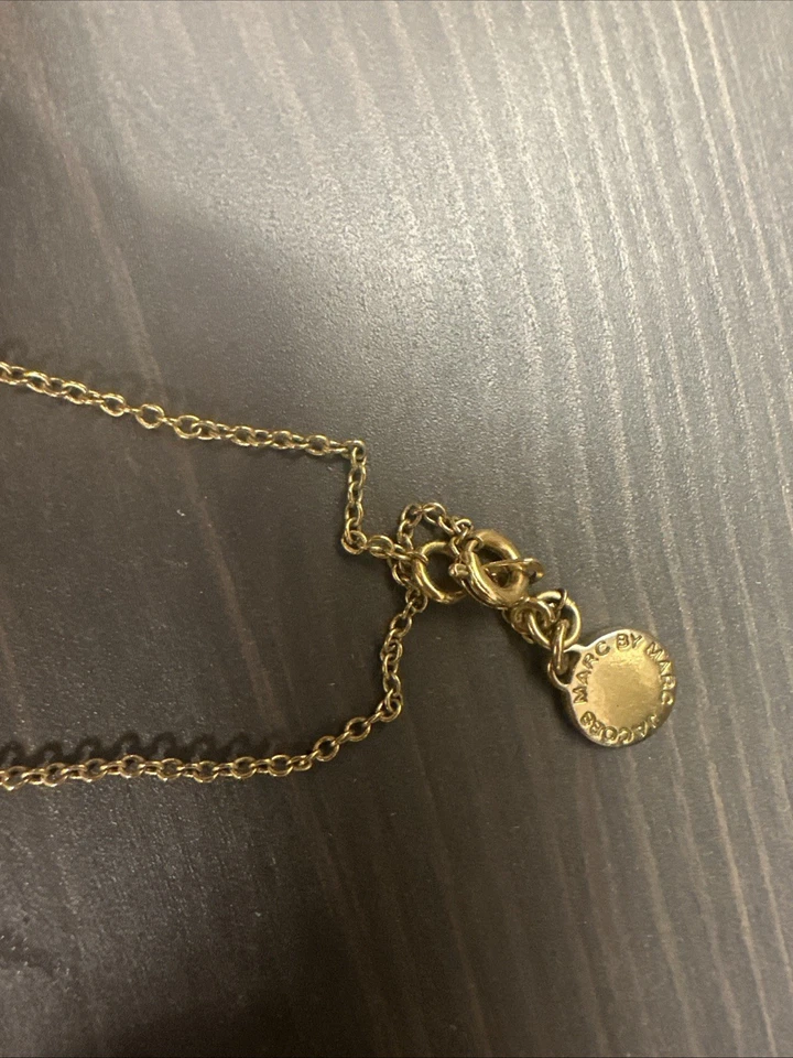 Collar colgante en forma de anillo Marc Jacobs Foto 3 de 4