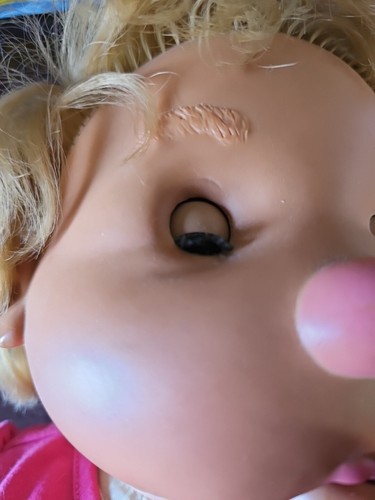 Vicma Daumen saugende Babypuppe 80er Jahre Mädchen blond 19"" & Armband & Broschüre SELTEN - Bild 11 von 18