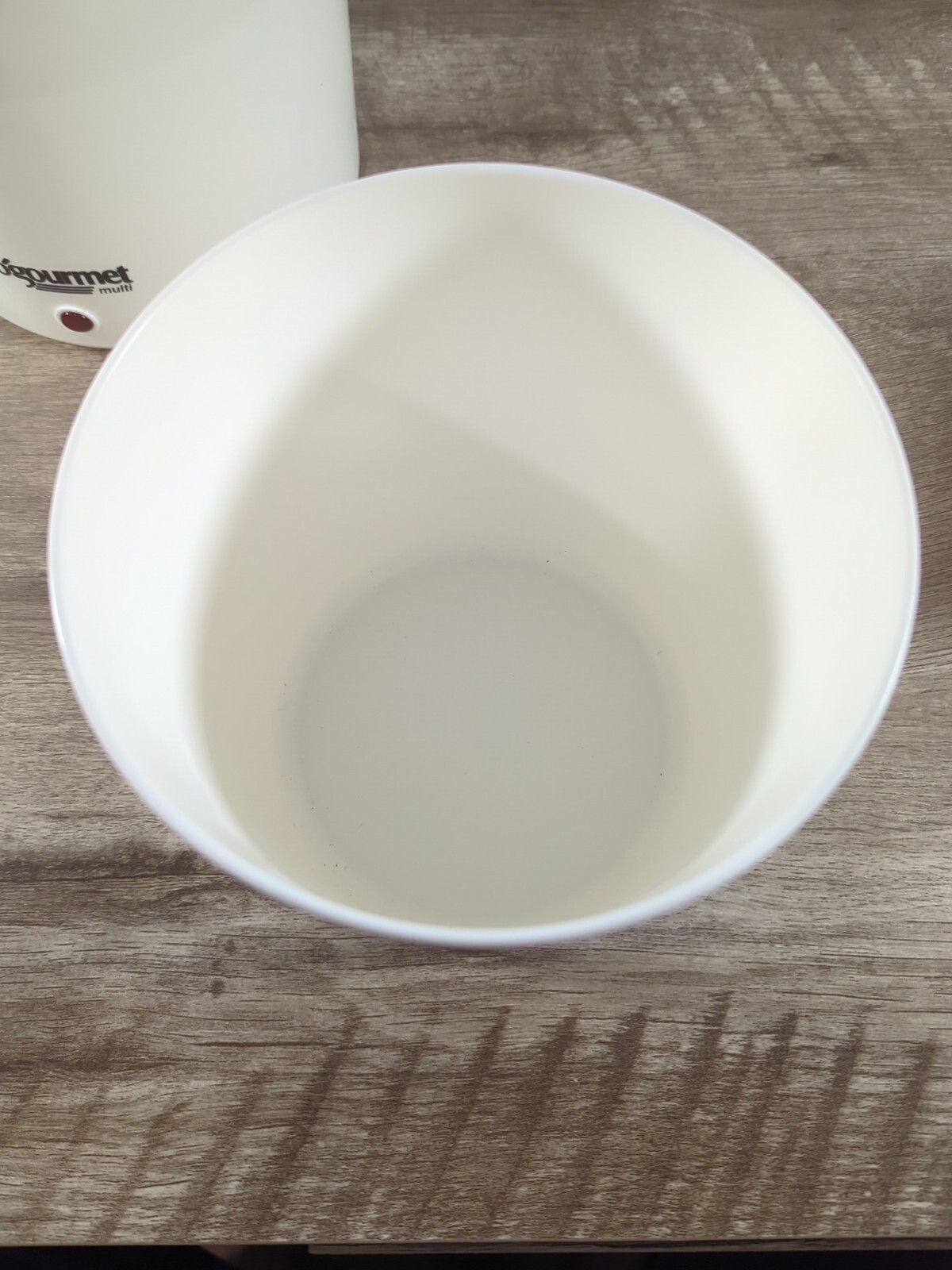 Yogourmet Multi Electric Yogurt Maker Model T White 2 Quart CDE