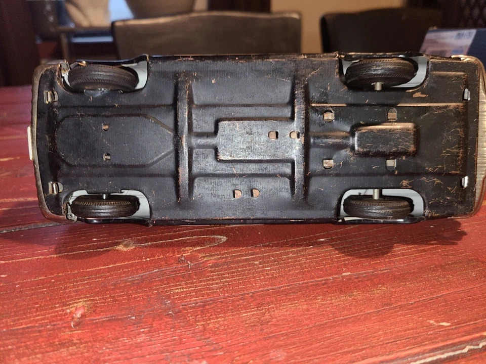 Coche de policía de juguete de hojalata vintage patrulla fricción Corvair Ichiko Japón 1960 policía metal Foto 3 de 4