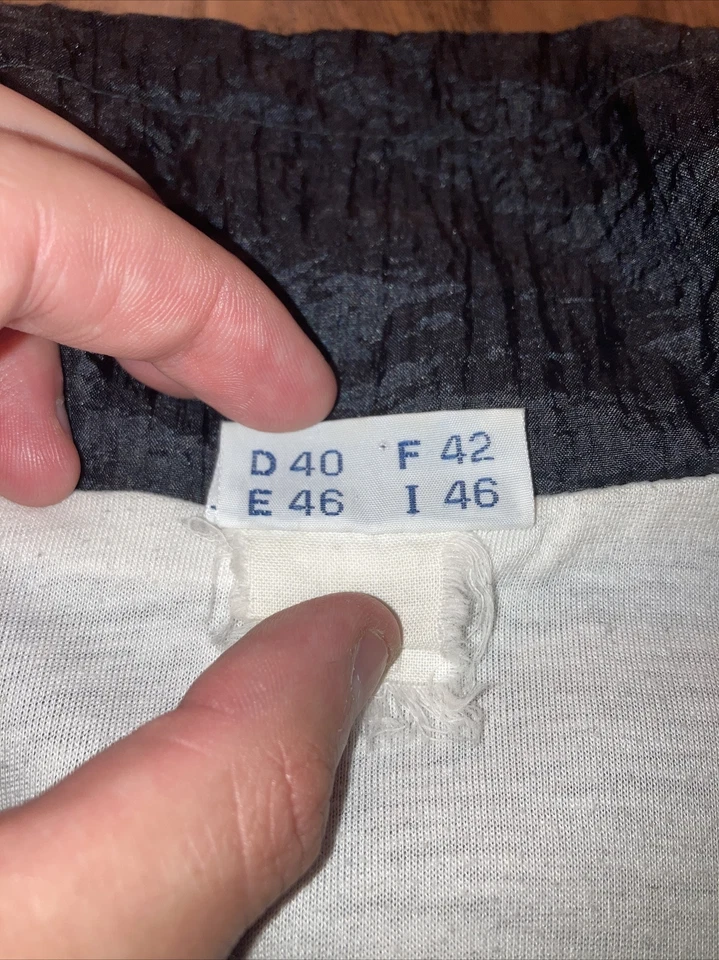 VTG Sergio Tacchini Track Jacket Black Pink Color Block Full Zip 12 - Image 4 of 4