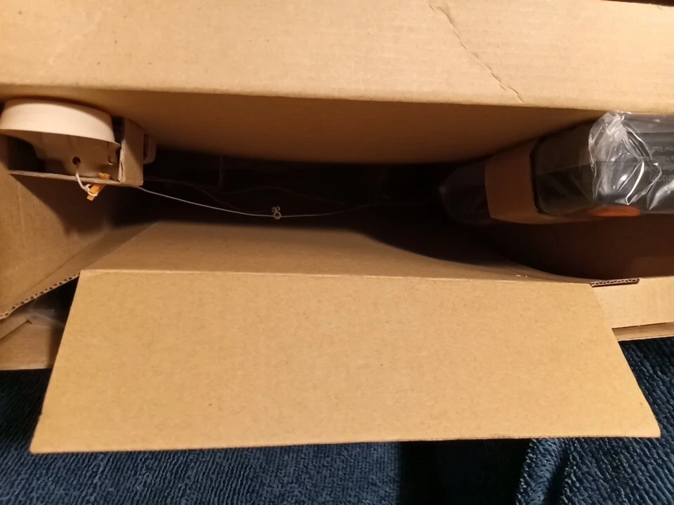 Angry Birds Space Air Swimmers Turbo Remote Control Balloon Flyer Pig **As-Is** - Image 3 of 4