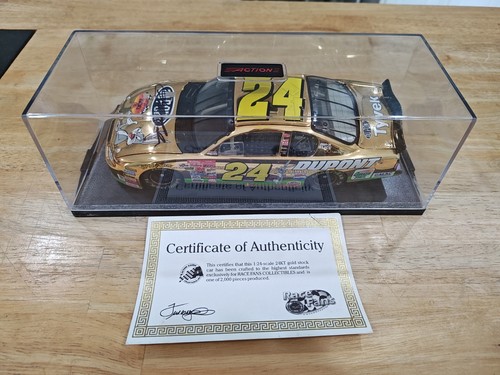2002 Jeff Gordon 1/24 Gold #24 DuPont/Looney Tunes Signed Car. No Box.