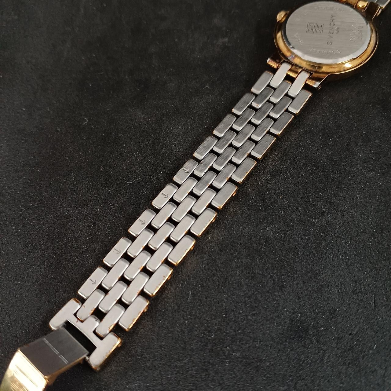 GIVENCHY 7.287.0.013 Women's Quartz Watch Used thumbnail 5