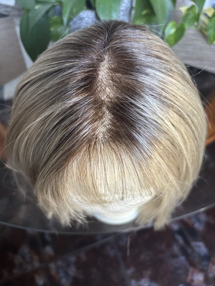 Peluca Jon Renau Lite atada a mano sintética modificada longitud rubia California. Foto 3 de 4