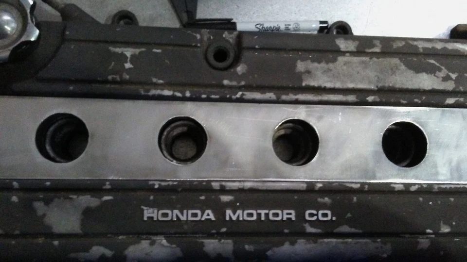 Cubierta de bujía Honda Civic serie B no VTec para bobinas de bujía en la parte superior: negra Foto 2 de 4