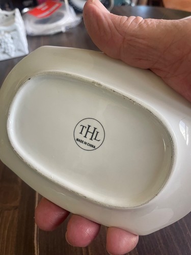 THL~Butter Dish W/Cover Classic French Farmhouse White Ceramic - Picture 4 of 5