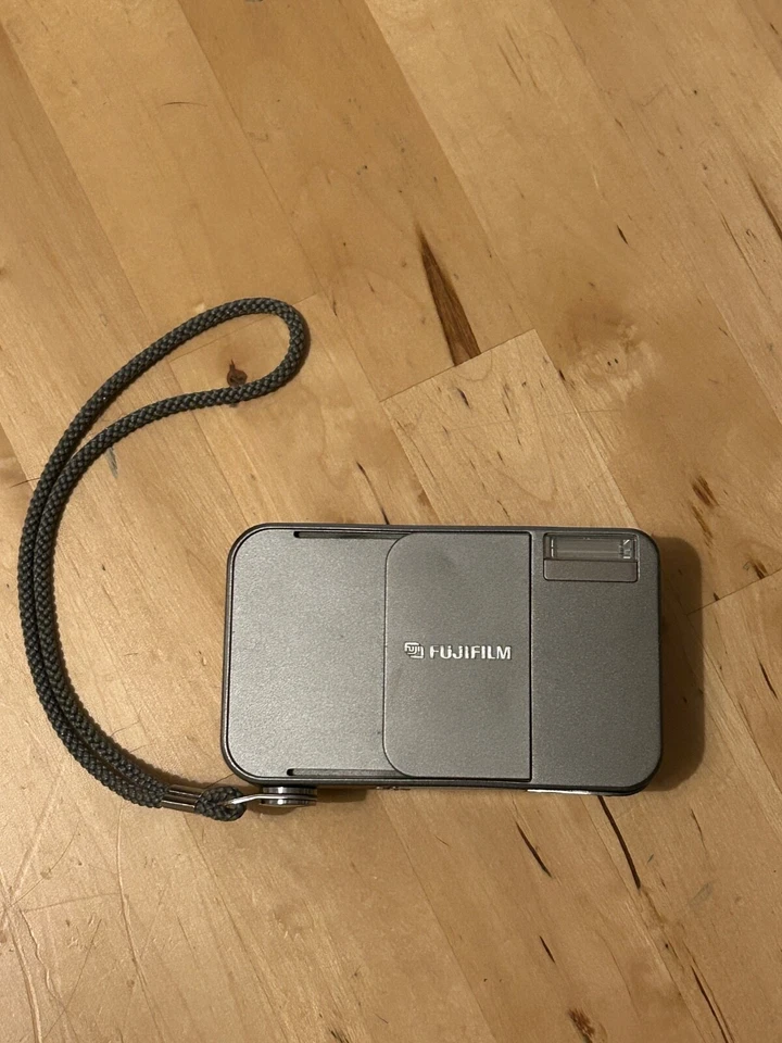 Fujifilm Cardia Tiara - DL Super Mini - 28 mm Point Shoot a Pellicola Testata - Immagine 3 di 4