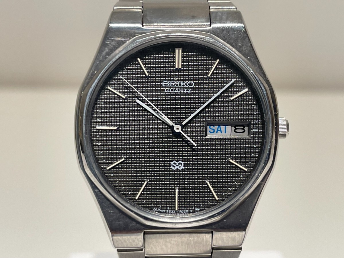 VINTAGE BEAUTIFUL STAINLESS STEEL MEN'S JAPAN QUARTZ WATCH