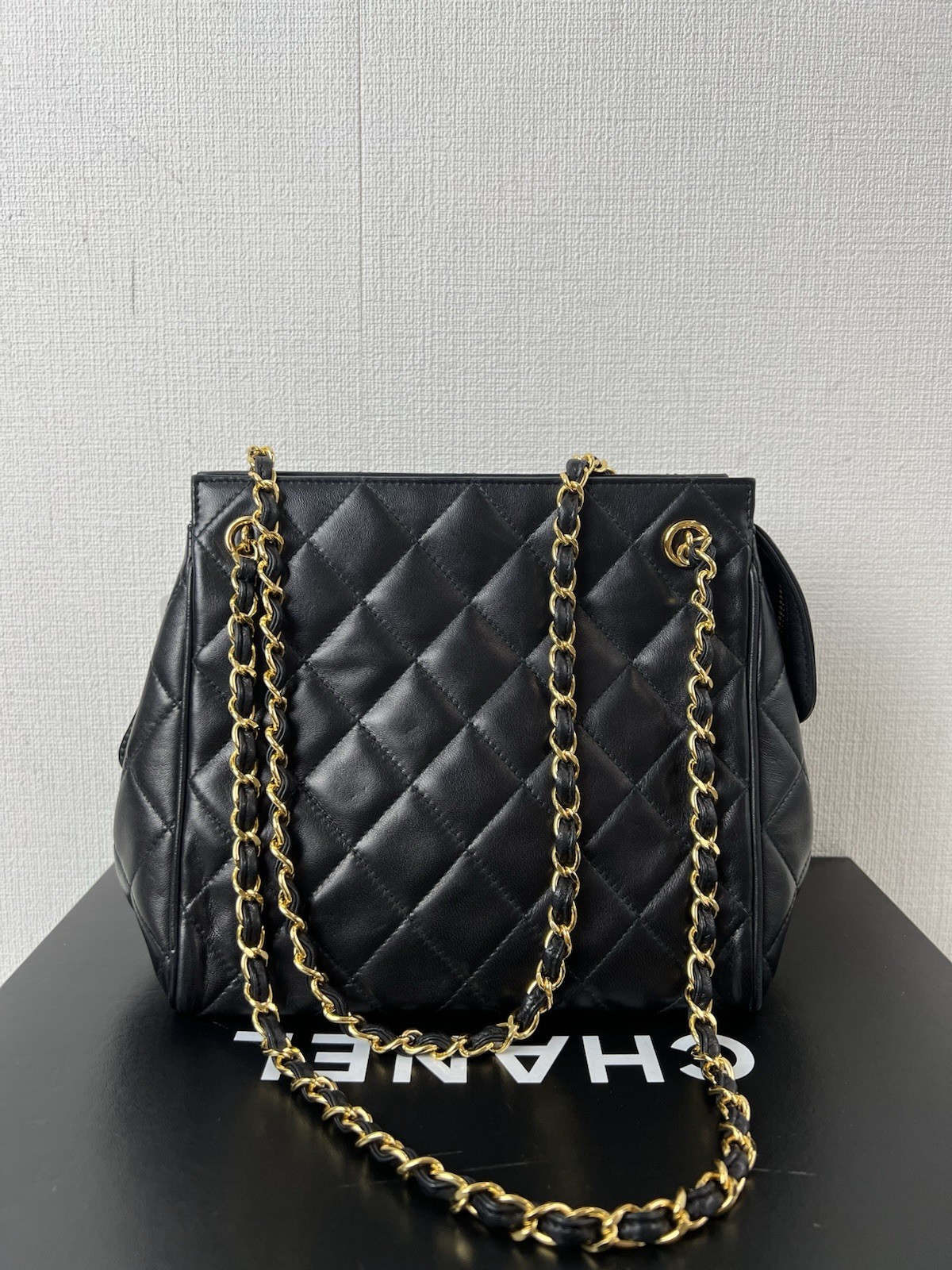 Chanel Lambskin Chain Shoulder Bag Black