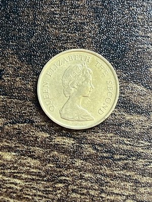 1983 Hong Kong 10 Ten Cents Nickel-Brass Queen Elizabeth II Actual