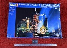 Revell 1/144 Torre di Lancio e Space Shuttle con Razzi Booster - 04911