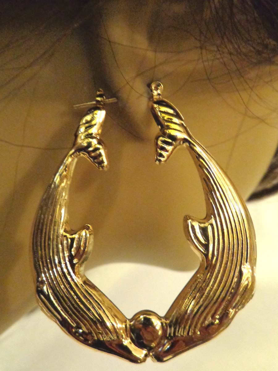 OLD SCHOOL DOLPHIN KISSING HOOP EARRINGS GOLD TONE IN W AND