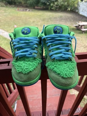 Nike SB Dunk Low x Grateful Dead Green Bear. size 10, no box. great condition