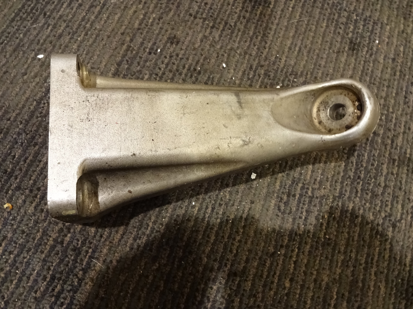 Maserati 4200 - LH Engine Support/Motor Mount - P/N 186030
