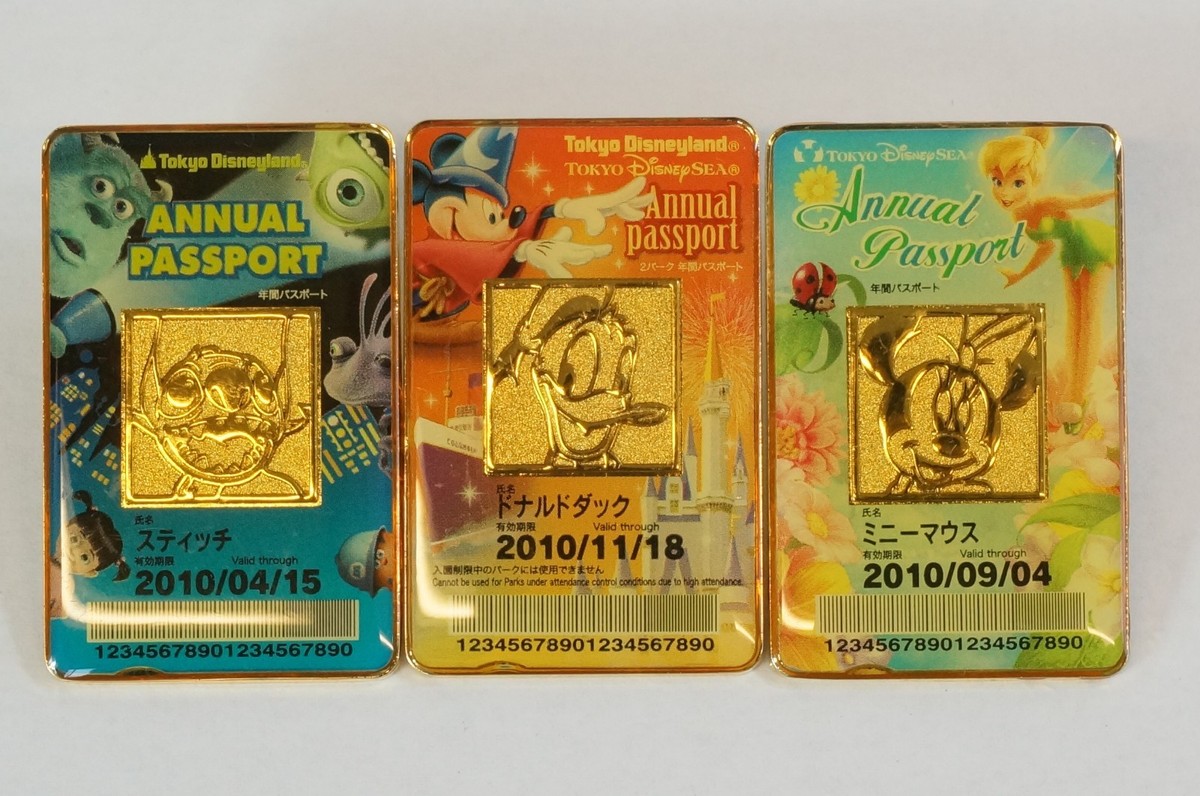 Tokyo Disney Resort Clip Annual Passport Holder LE Stitch Donald