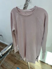 Athleta Scoop Neck Long Sleeve Thumbhole Side Zippers Mid Length Sweatshirt 