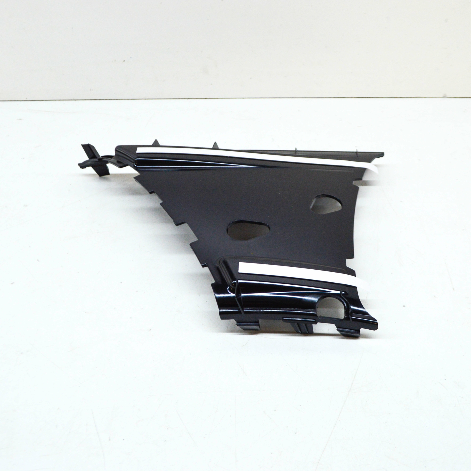 MERCEDES-BENZ A W177 Frontstoßstange links äußerer Abdeckungsbereich A1778854103