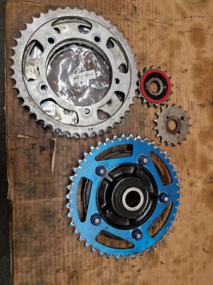 Suzuki GSXR 1000 2001 06 Rennbahn Kettenradträger und Ritzel Set 530 Teilung