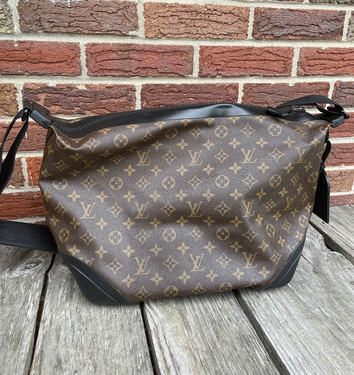 Louis Vuitton M40399 Monogram Waterproof Messenger Bag Crossbody